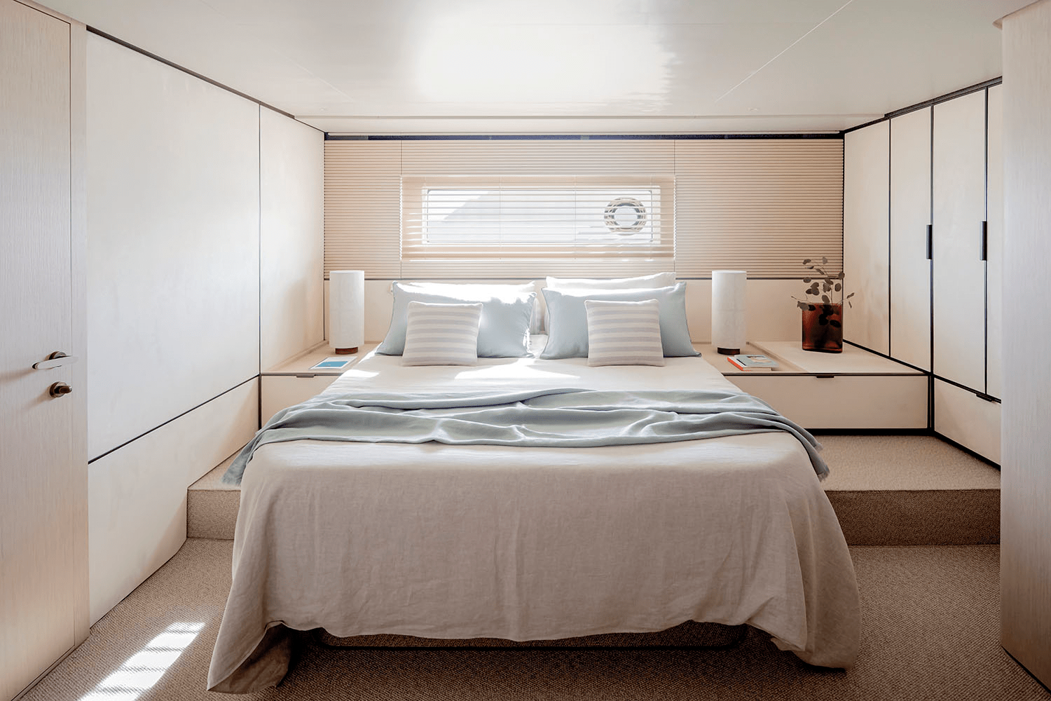 2026 Azimut Seadeck 6 Image Thumbnail #13