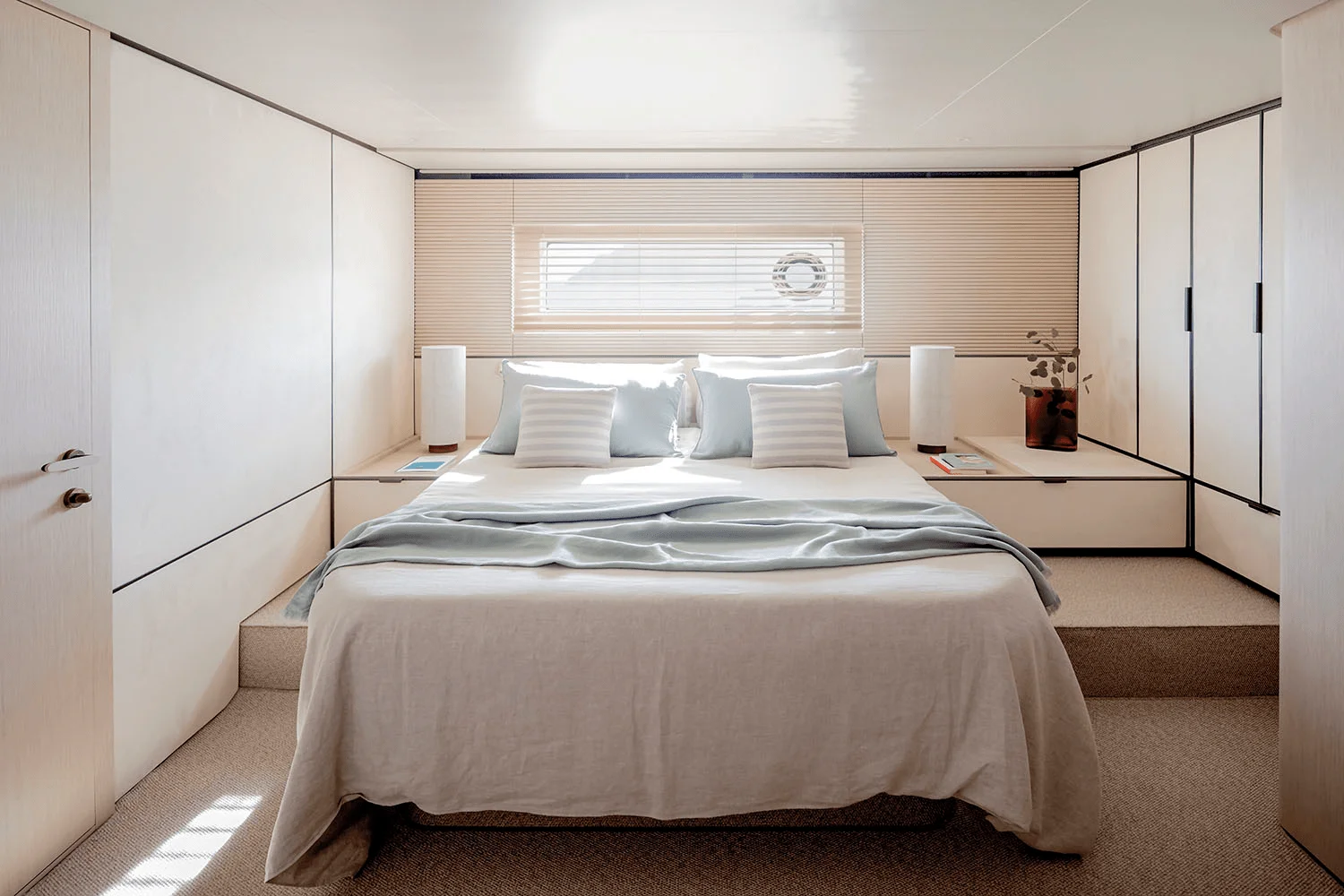 2026 Azimut Seadeck 6 Image Thumbnail #13