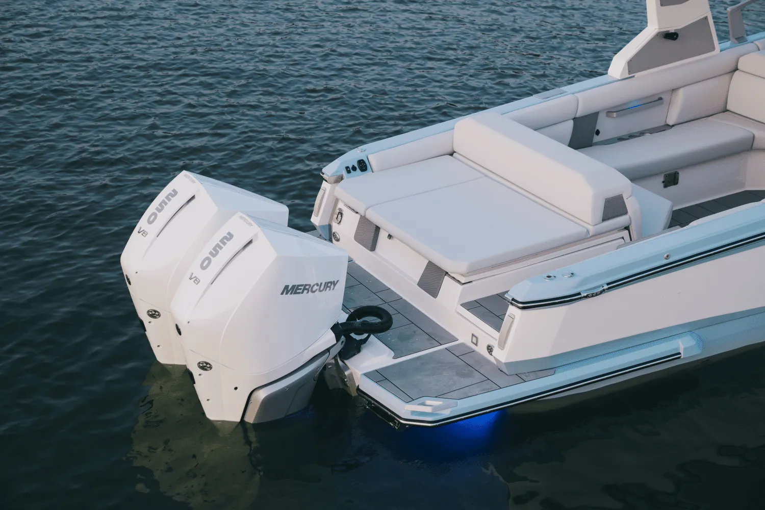 2025 Aviara AV28 Outboard Image Thumbnail #5