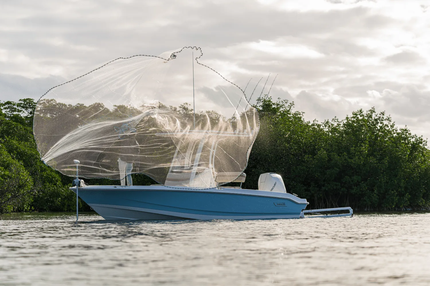 2025 Boston Whaler 220 Dauntless Image Thumbnail #4