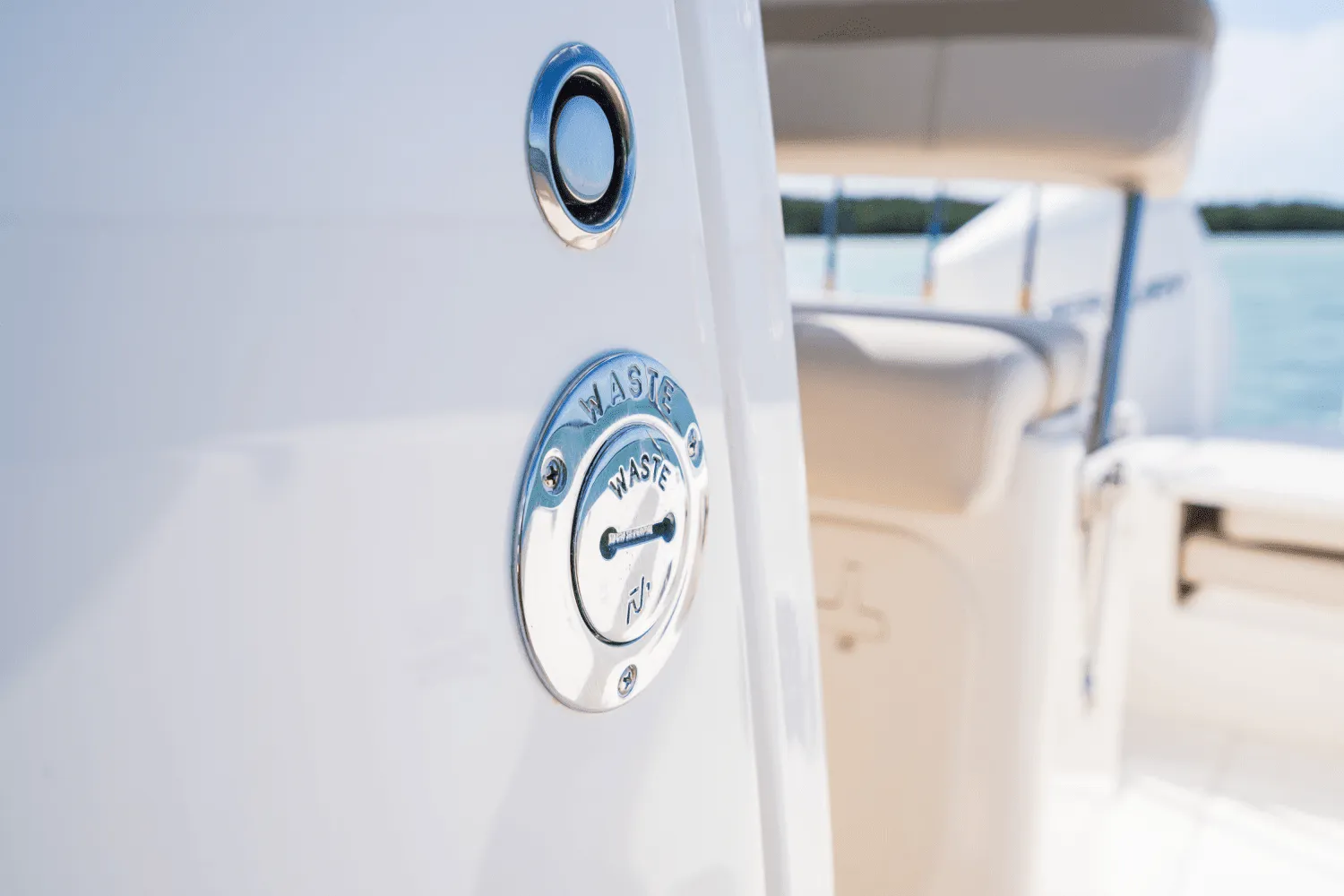 2025 Boston Whaler 220 Dauntless Image Thumbnail #29