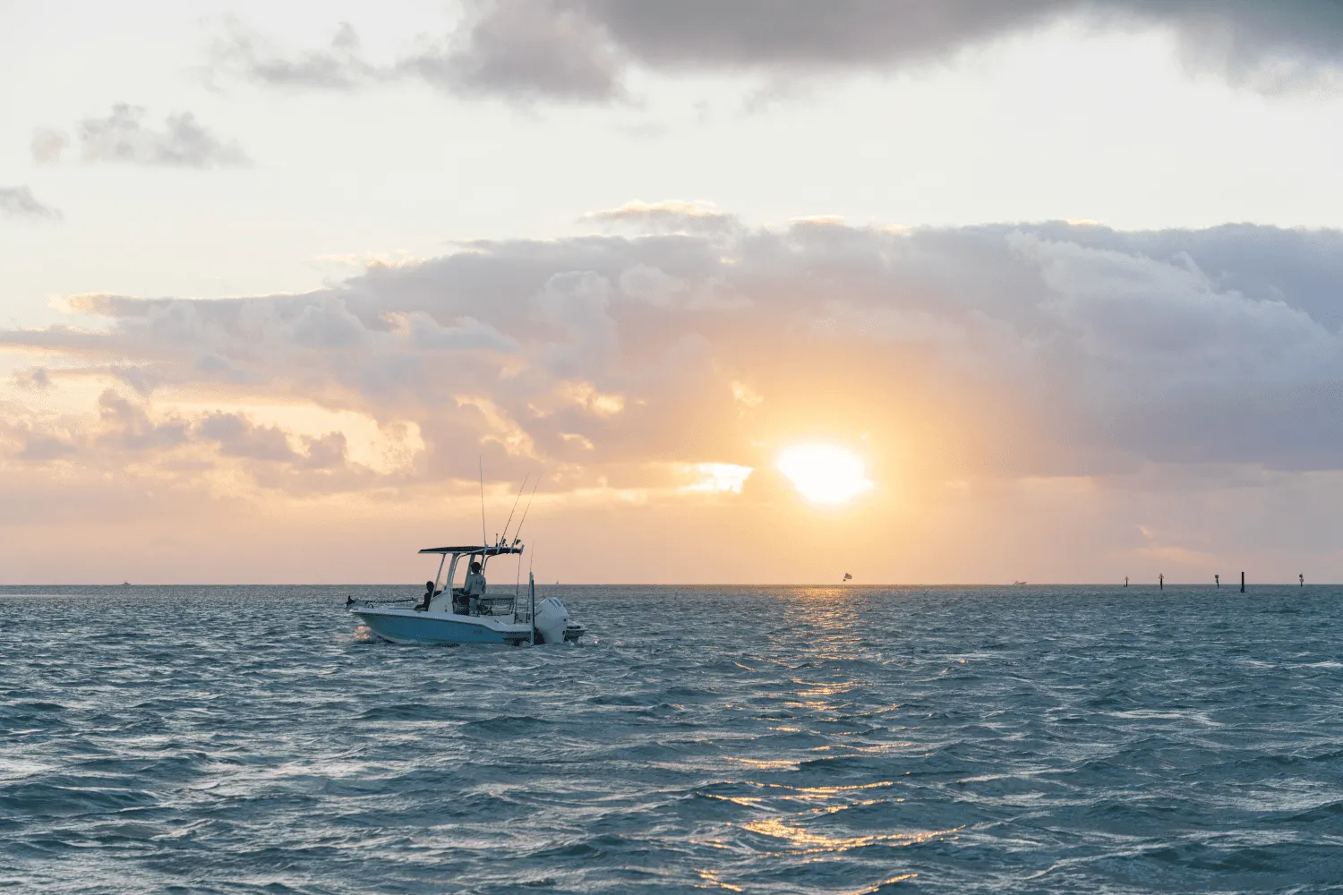 2025 Boston Whaler 220 Dauntless Image Thumbnail #5