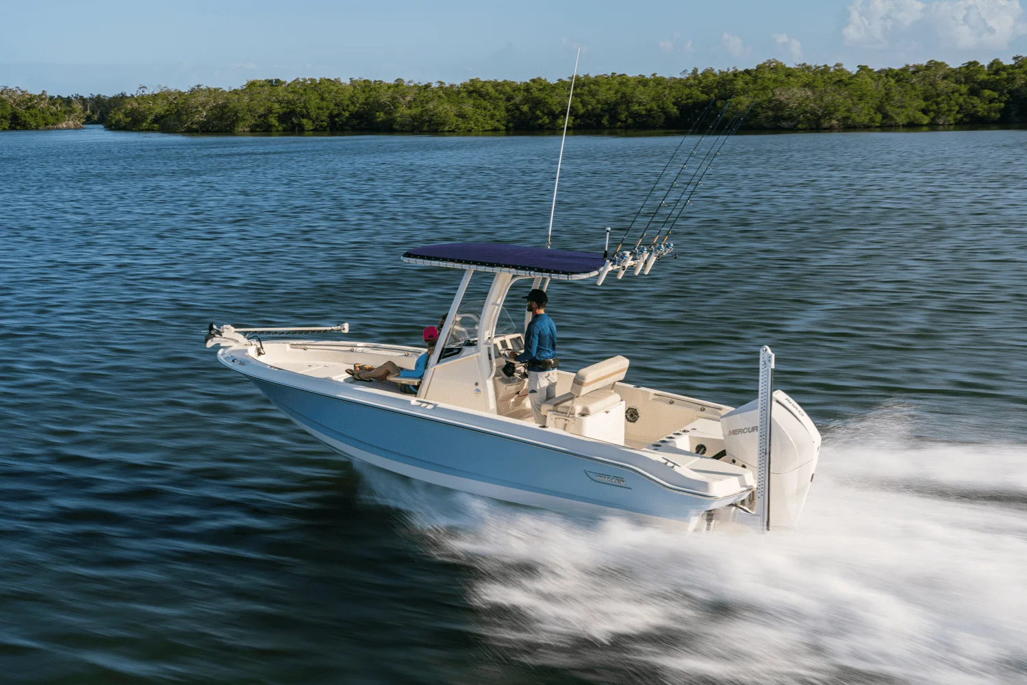 2026 Boston Whaler 220 Dauntless Image Thumbnail #1