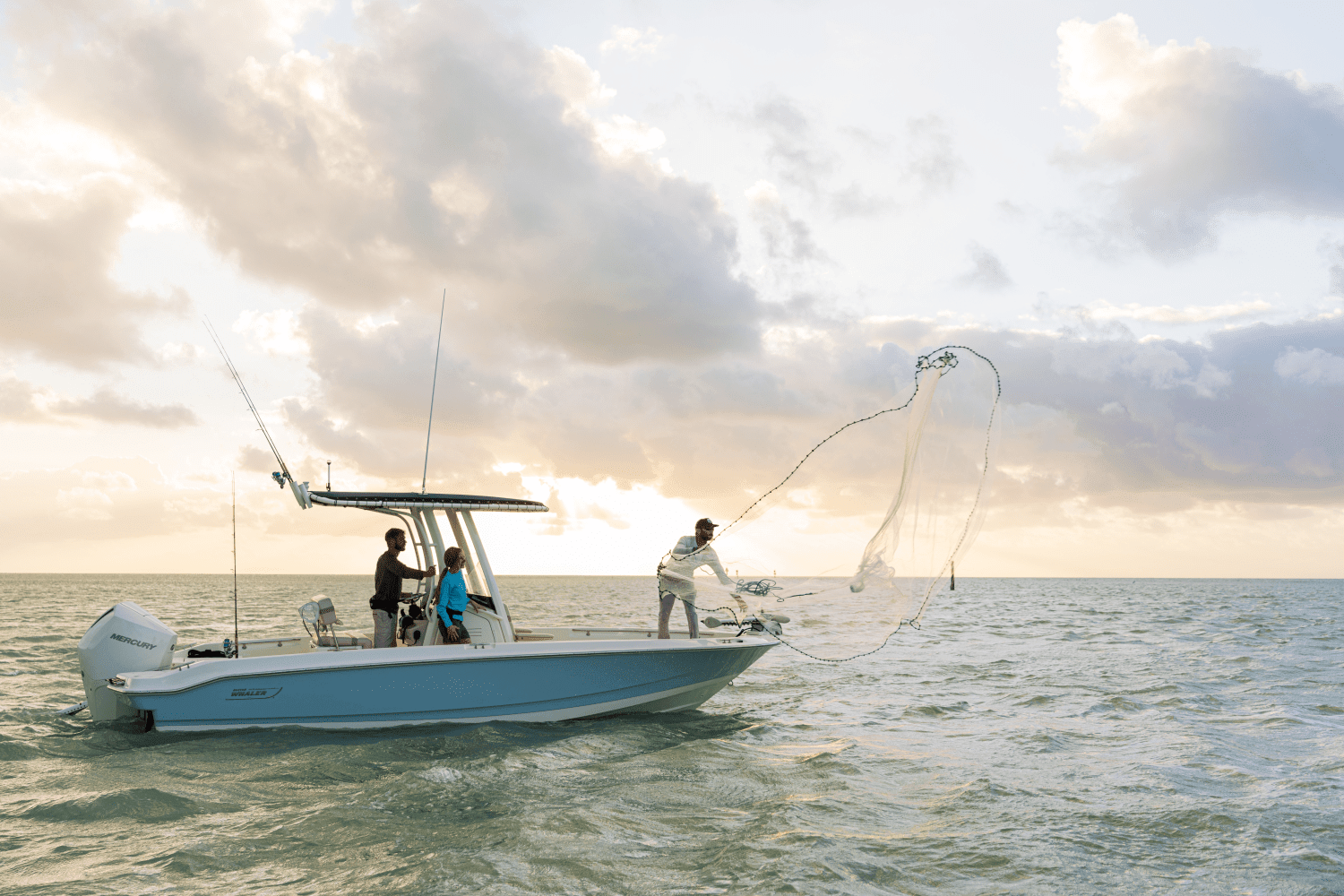 2026 Boston Whaler 220 Dauntless Image Thumbnail #2