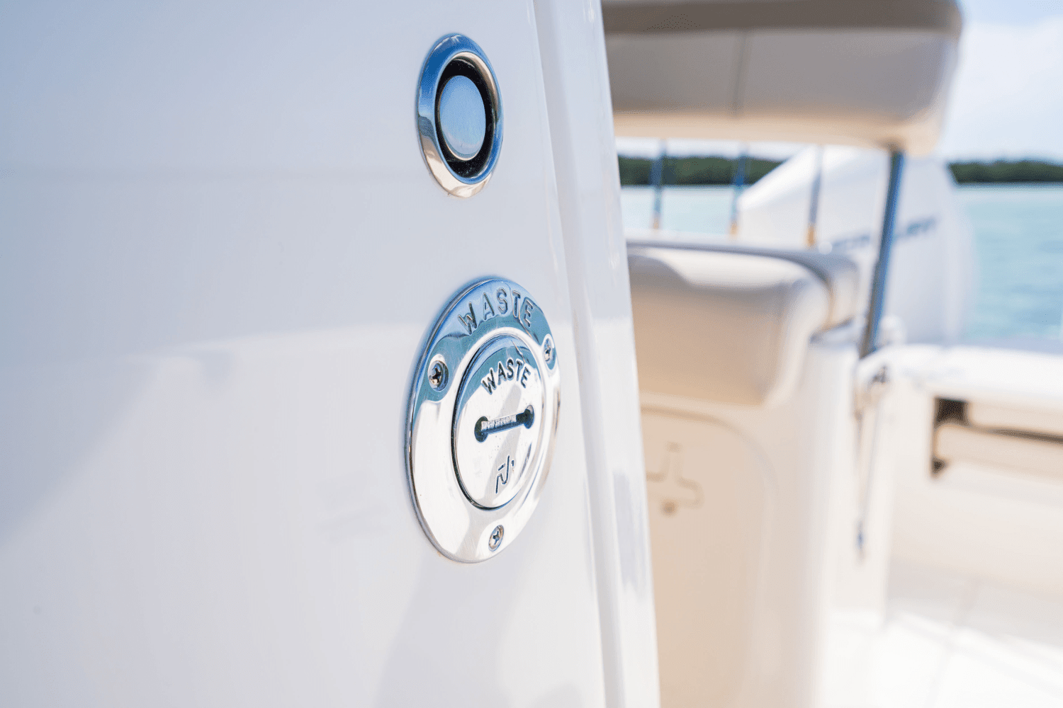 2026 Boston Whaler 220 Dauntless Image Thumbnail #29