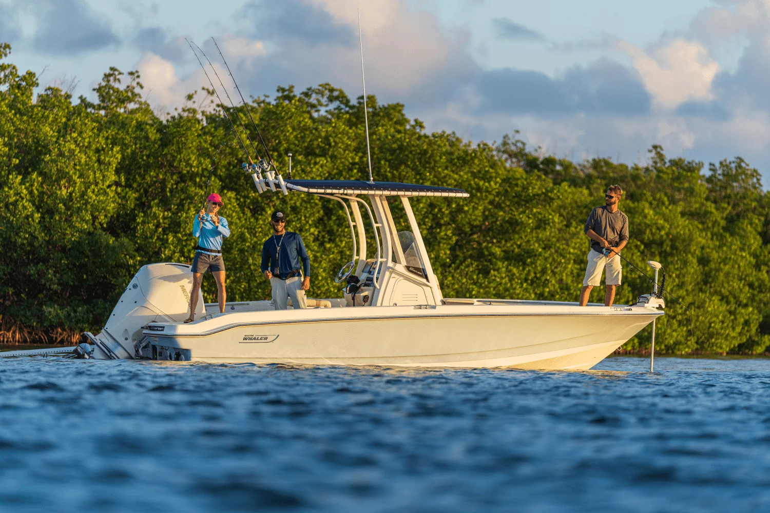 2026 Boston Whaler 220 Dauntless Image Thumbnail #18