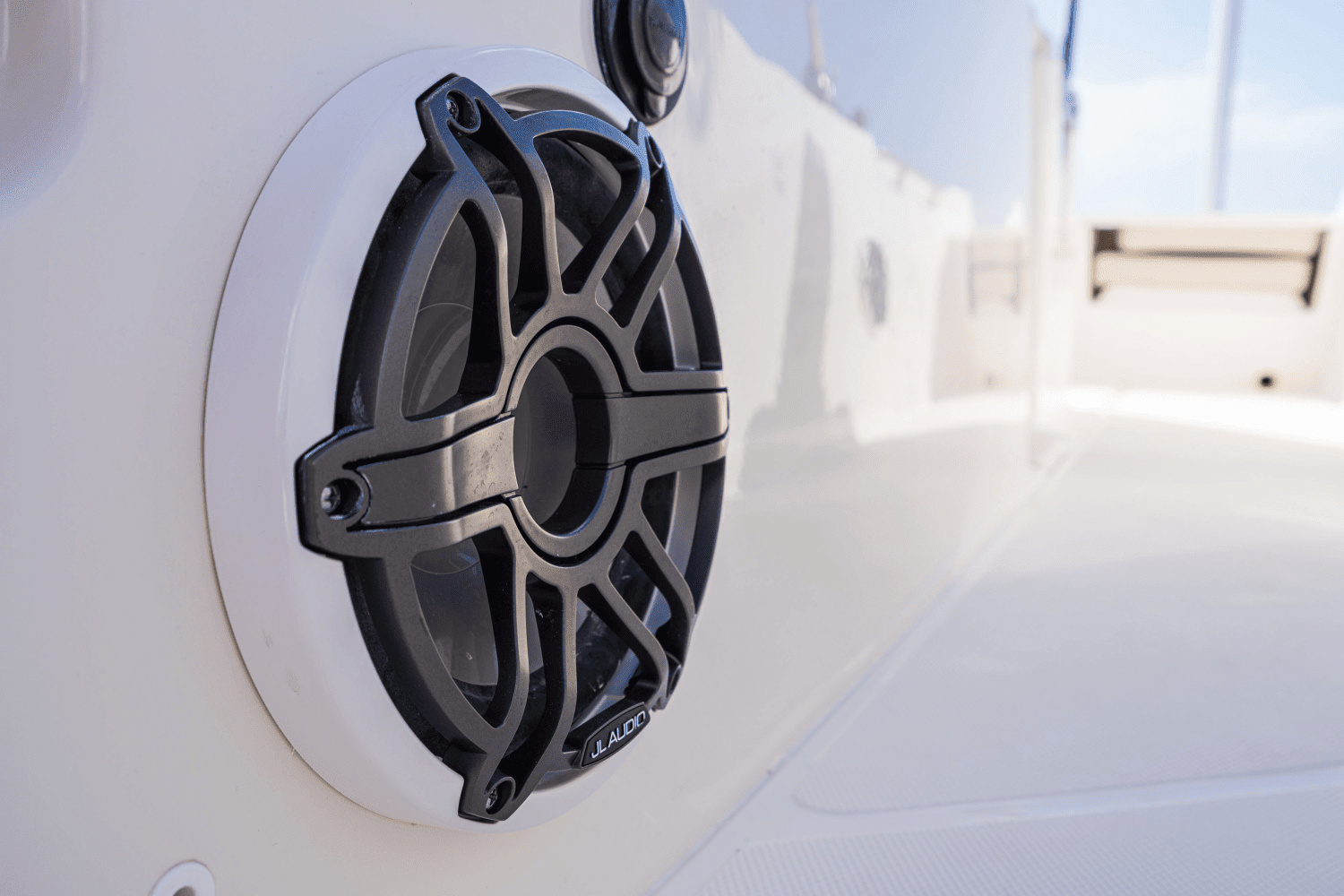 2026 Boston Whaler 220 Dauntless Image Thumbnail #27