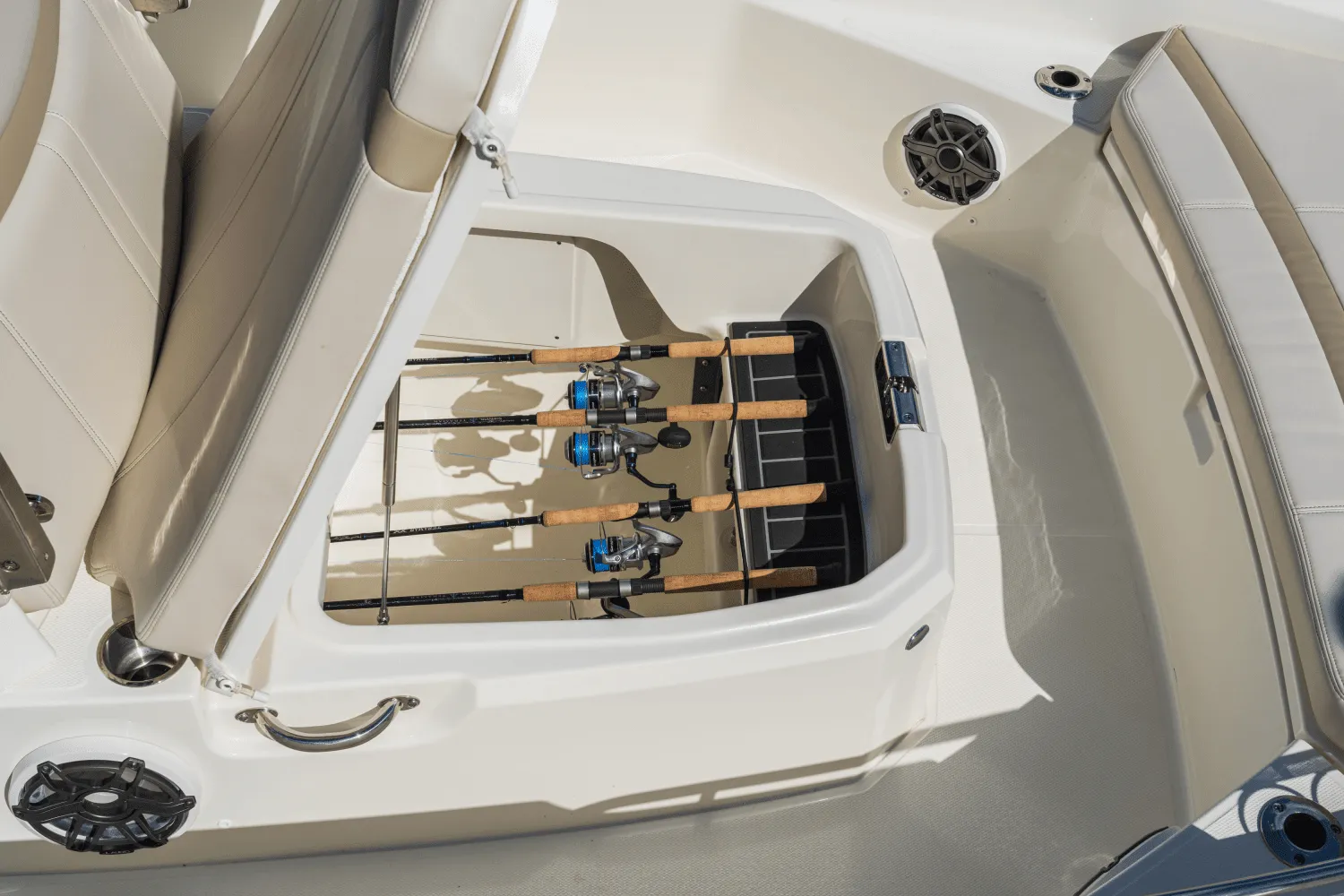 2025 Boston Whaler 220 Dauntless Image Thumbnail #46