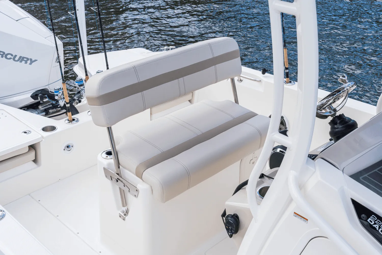 2025 Boston Whaler 220 Dauntless Image Thumbnail #39
