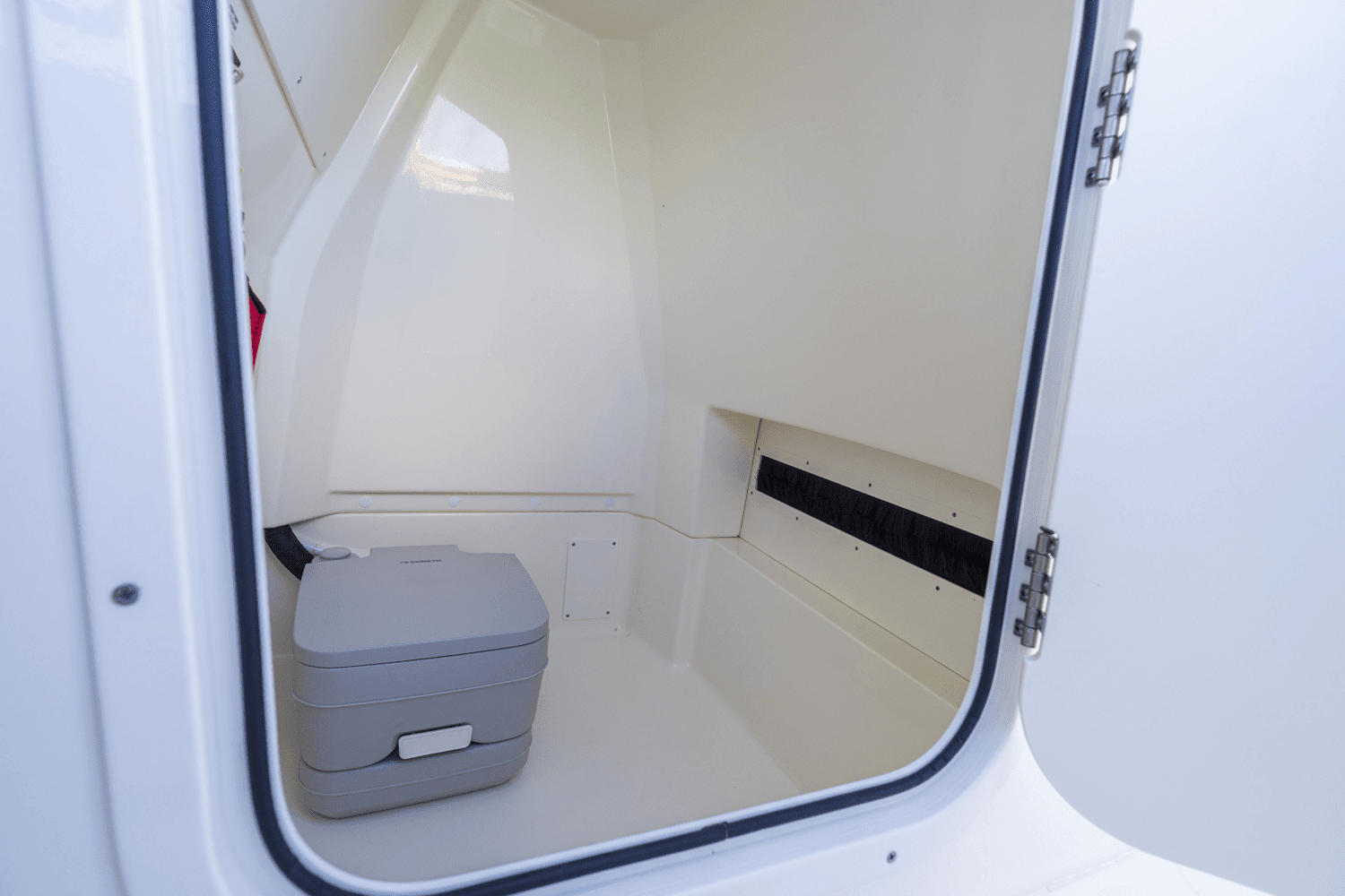 2026 Boston Whaler 250 Dauntless Image Thumbnail #55