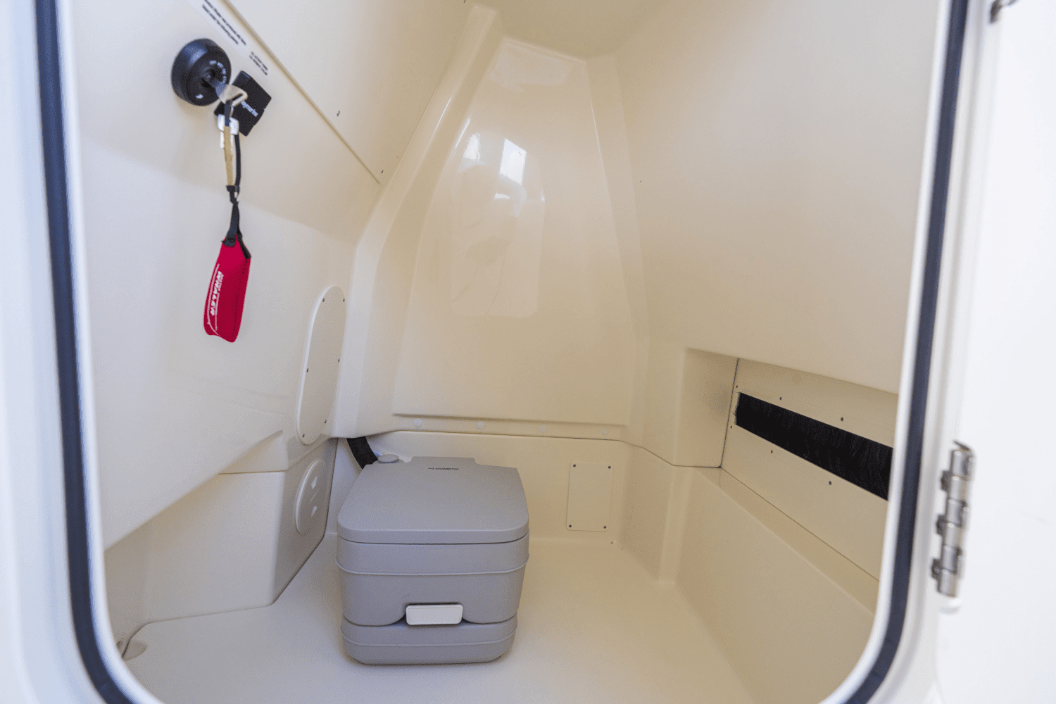 2026 Boston Whaler 250 Dauntless Image Thumbnail #58