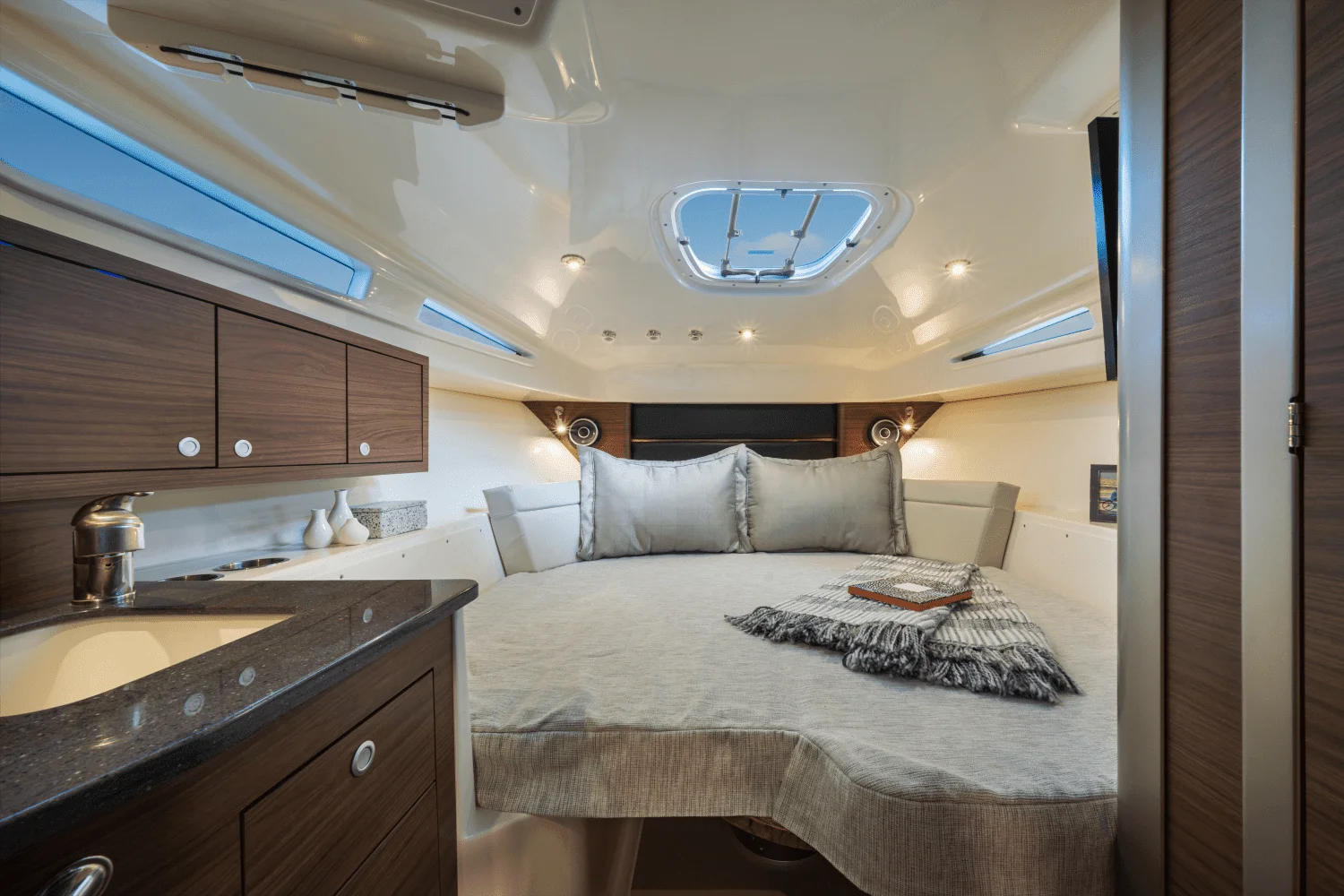 2026 Boston Whaler 325 Conquest Image Thumbnail #38