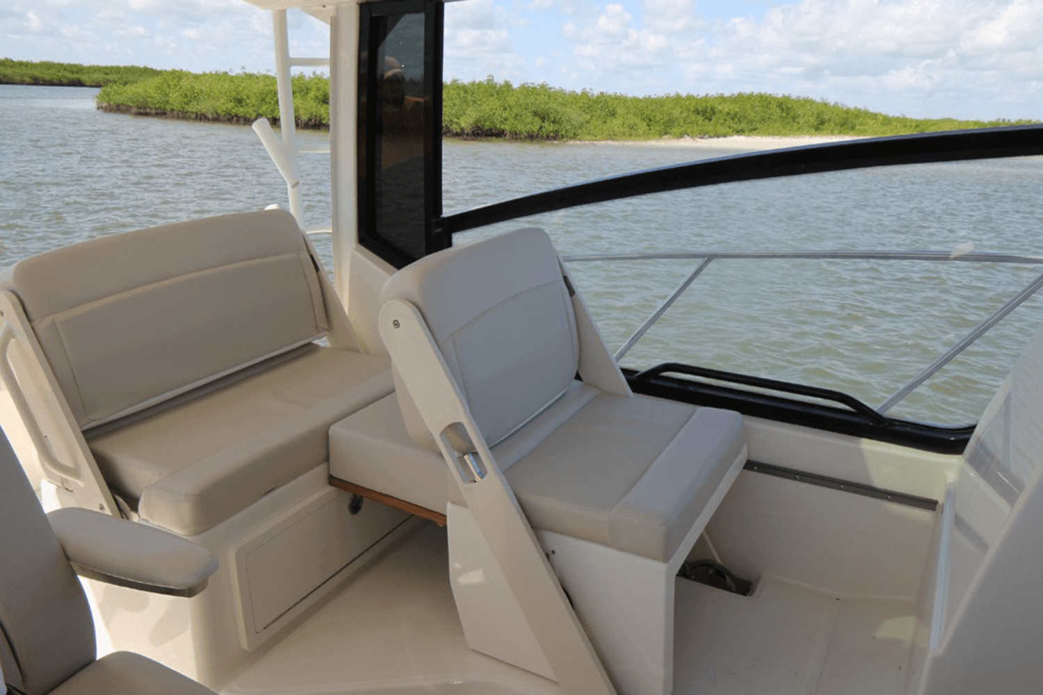 2026 Boston Whaler 325 Conquest Image Thumbnail #35