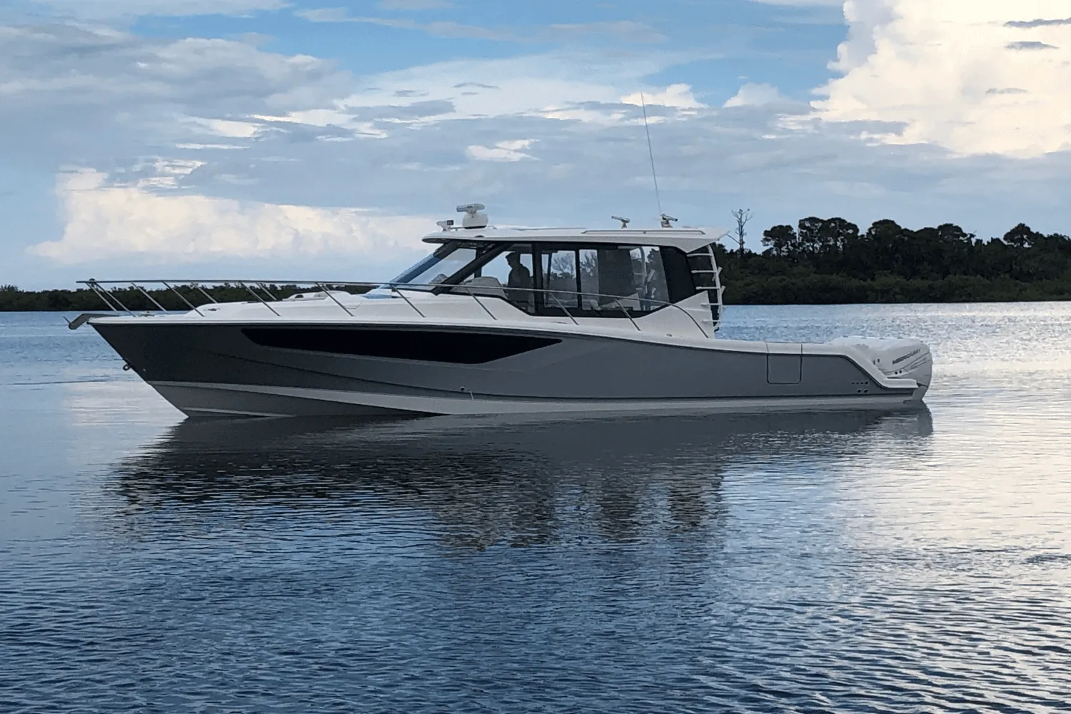 2025 Boston Whaler 405 Conquest Image Thumbnail #36
