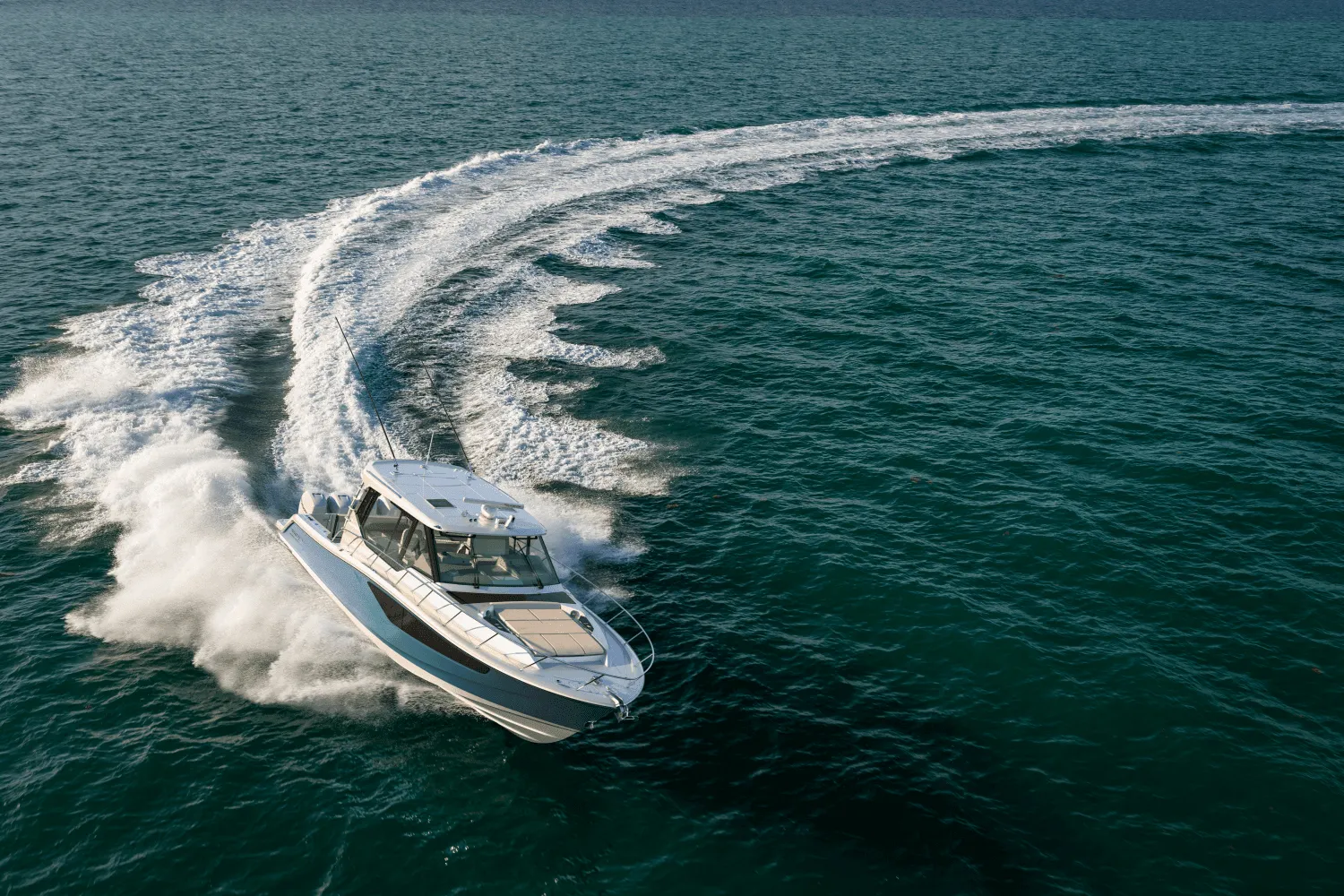 2025 Boston Whaler 405 Conquest Image Thumbnail #7