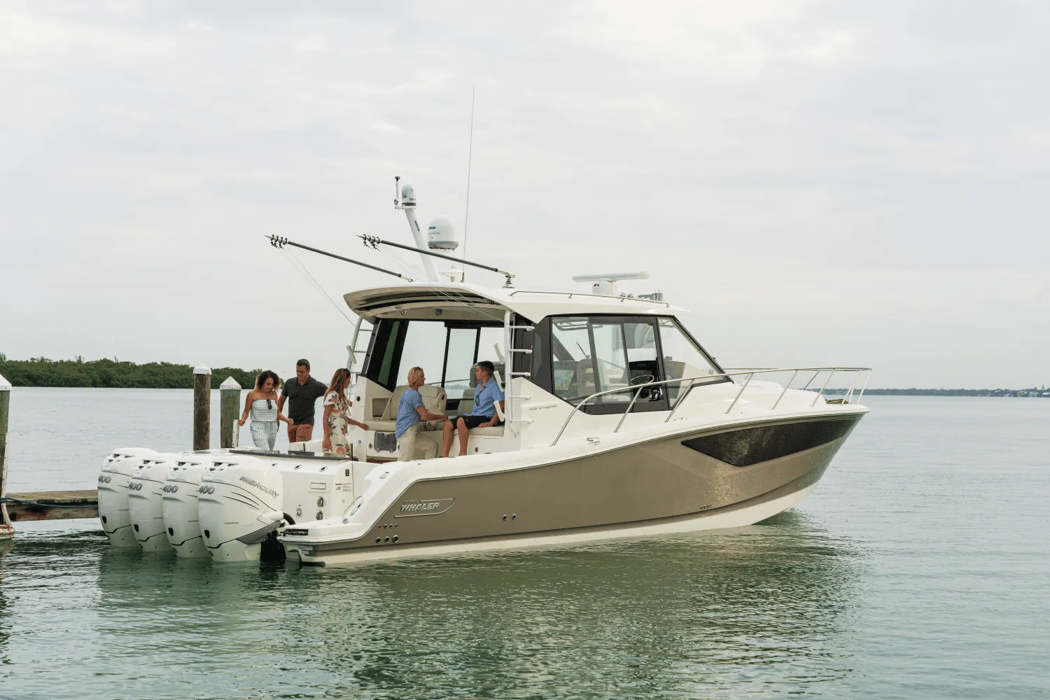 2025 Boston Whaler 405 Conquest Image Thumbnail #4