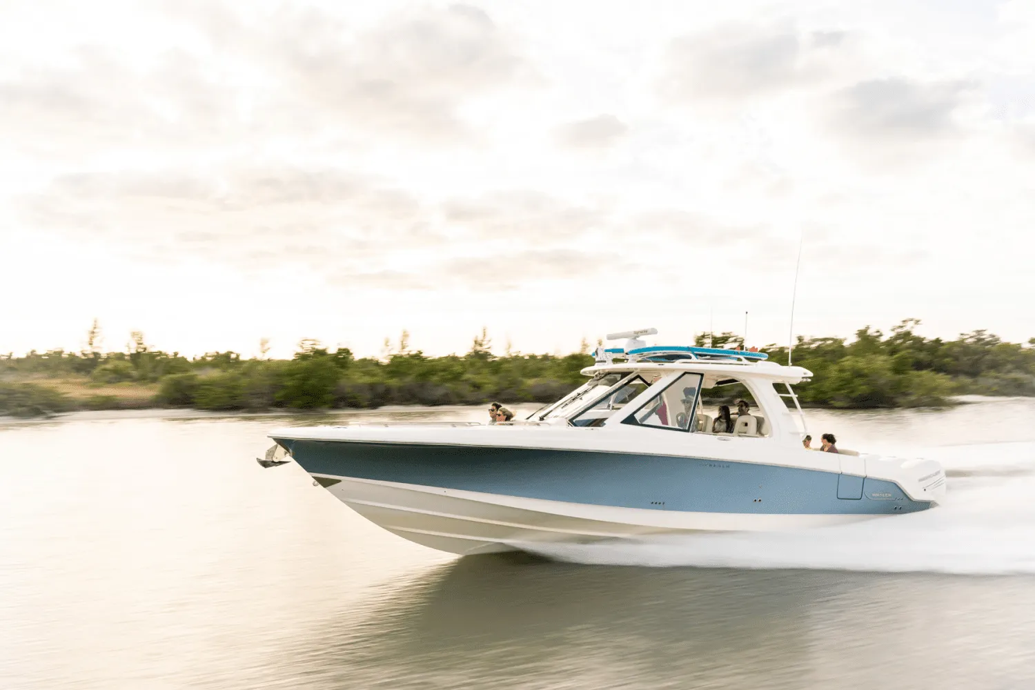 2025 Boston Whaler 380 Realm