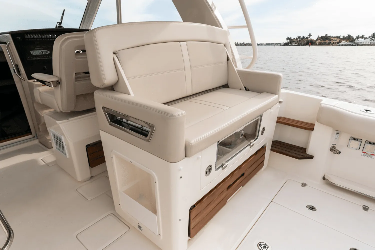 2026 Boston Whaler 380 Realm Image Thumbnail #95