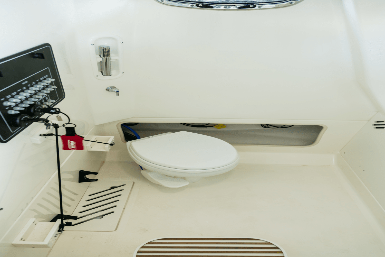 2026 Boston Whaler 250 Outrage Image Thumbnail #81