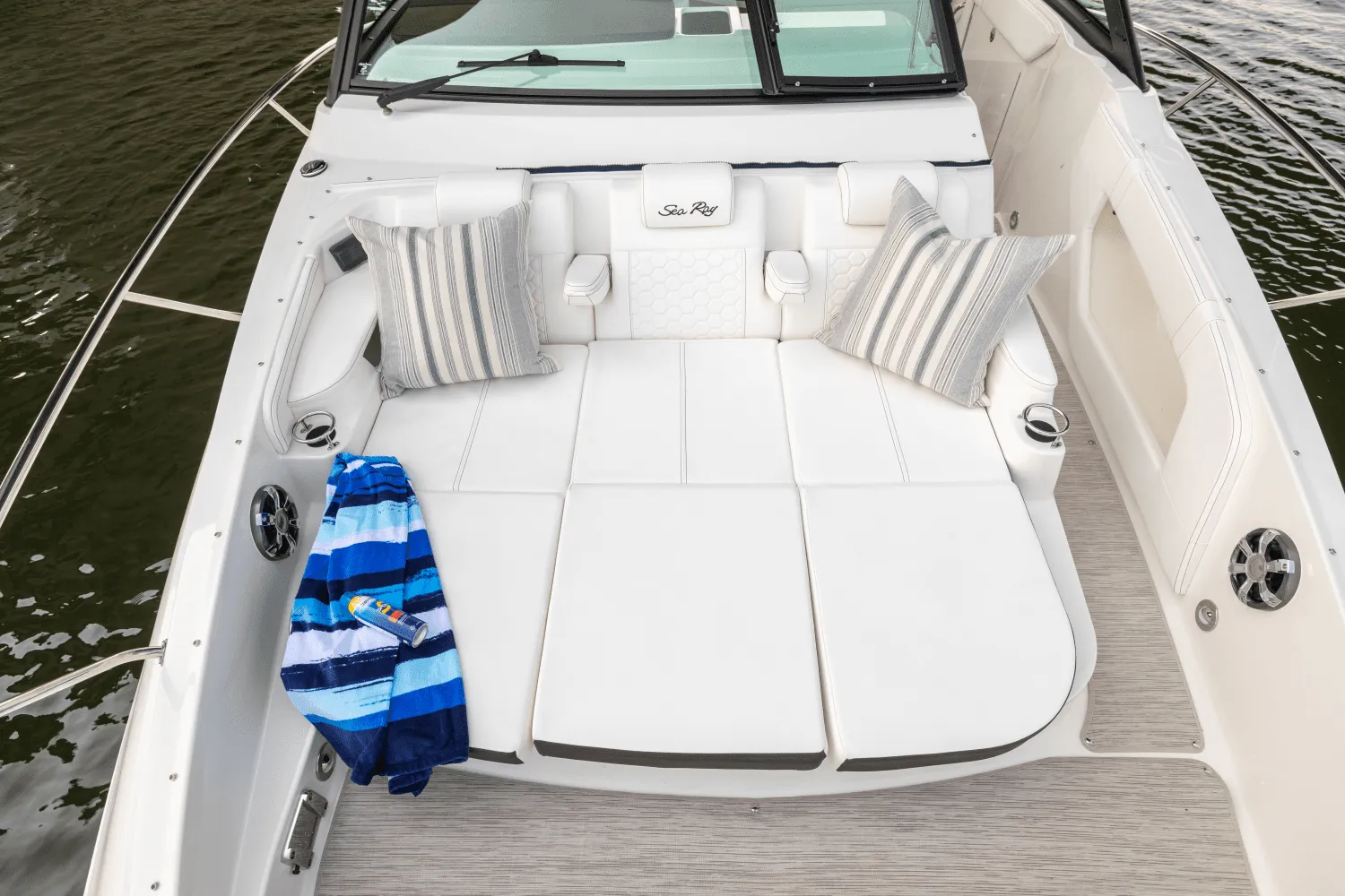 2025 Sea Ray Sundancer 320 Image Thumbnail #19