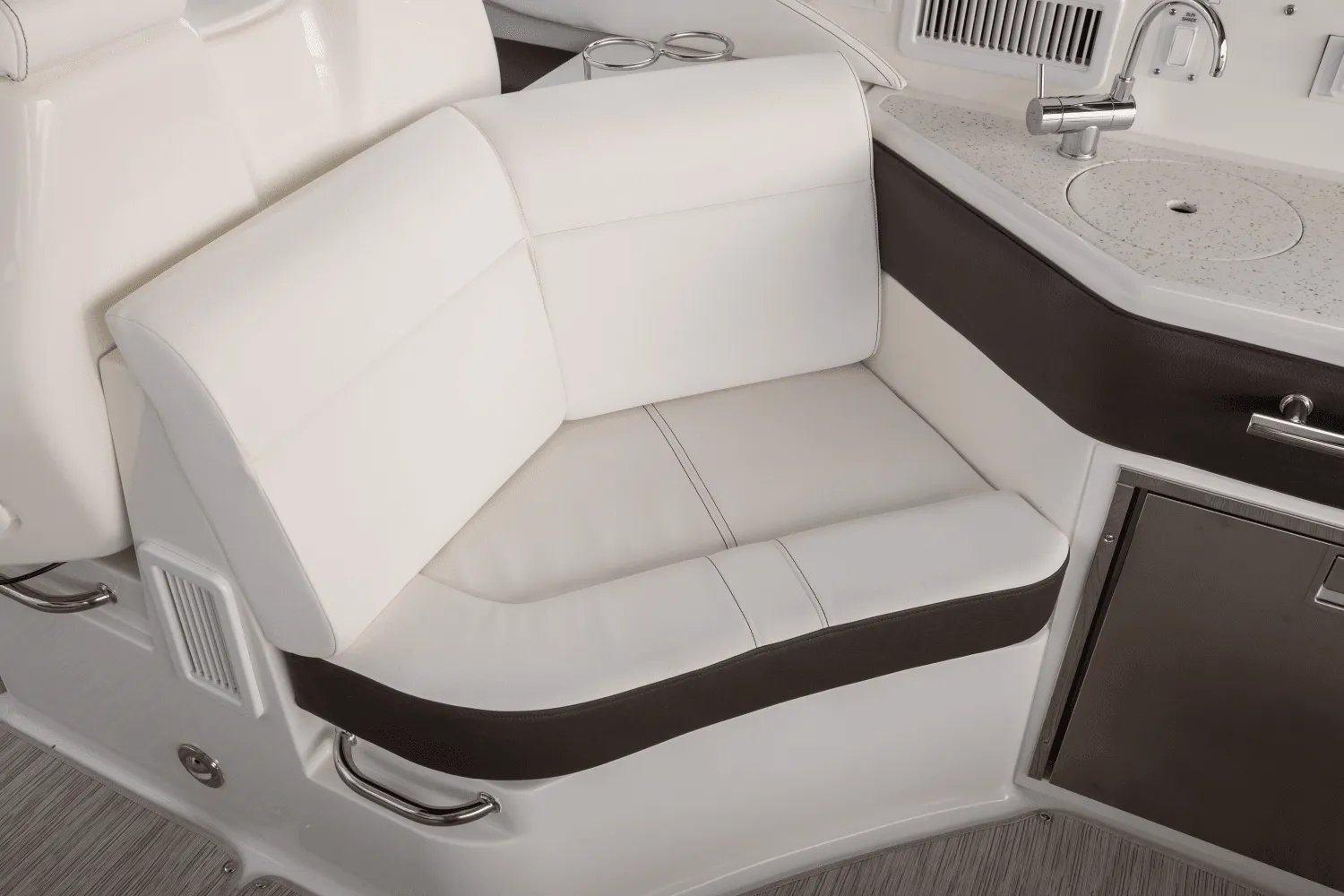 2025 Sea Ray Sundancer 320 Image Thumbnail #26