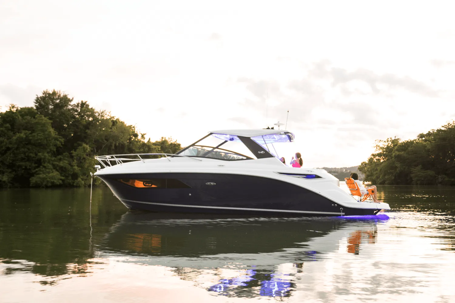 2025 Sea Ray Sundancer 320 Image Thumbnail #13
