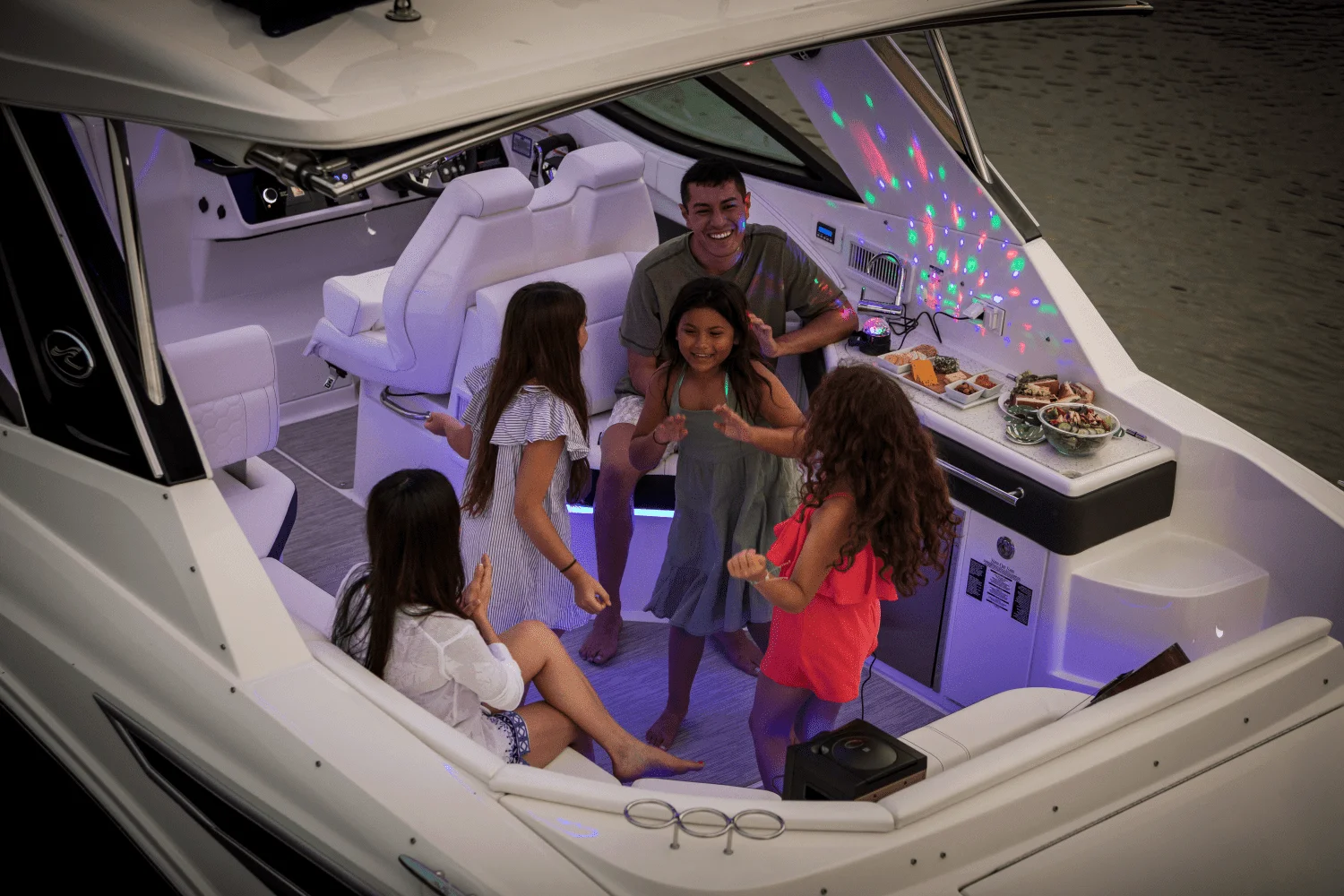 2026 Sea Ray Sundancer 320 Image Thumbnail #39