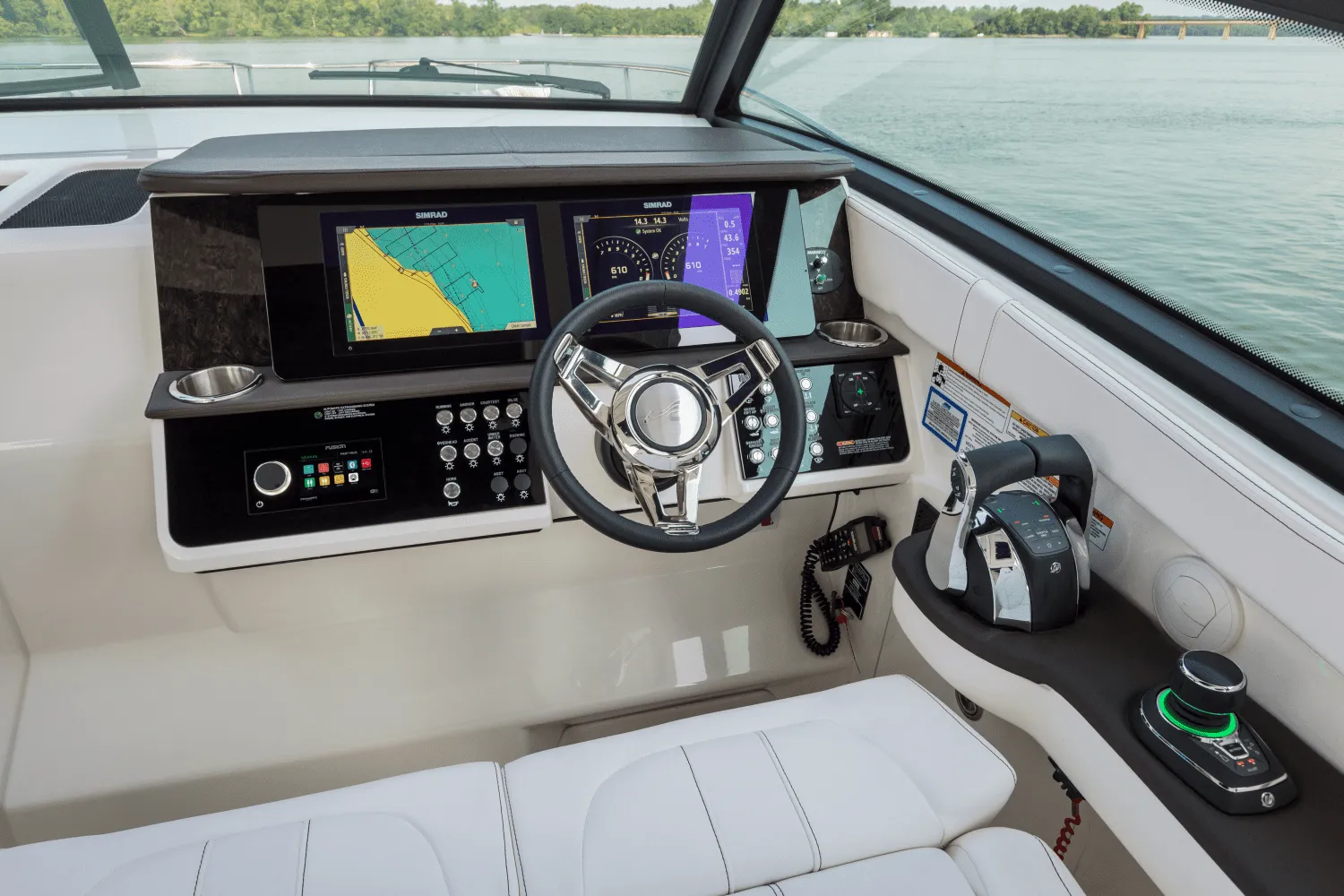 2025 Sea Ray Sundancer 320 Image Thumbnail #30