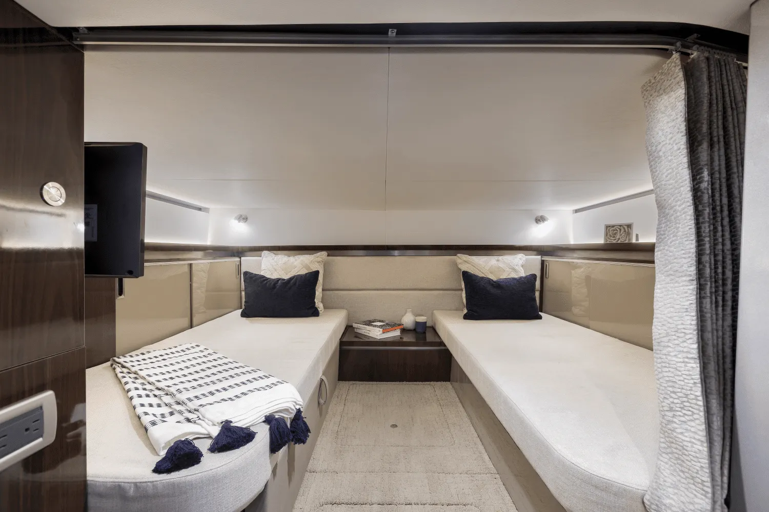 2025 Sea Ray Sundancer 320 Image Thumbnail #39