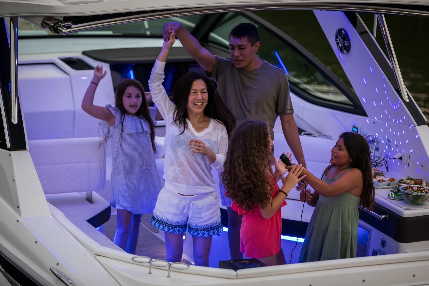 2025 Sea Ray Sundancer 320 Image Thumbnail #51