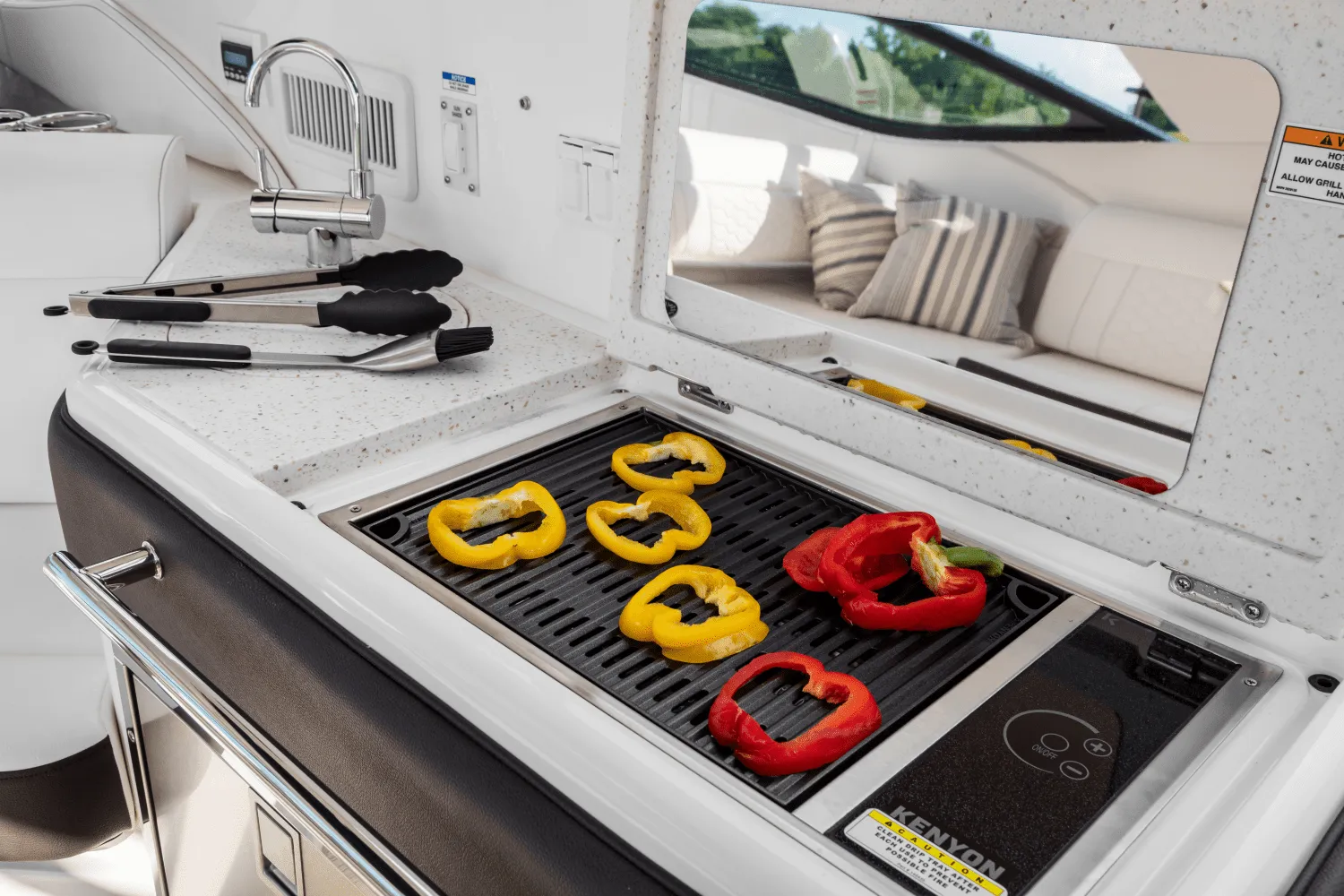 2025 Sea Ray Sundancer 320 Image Thumbnail #78