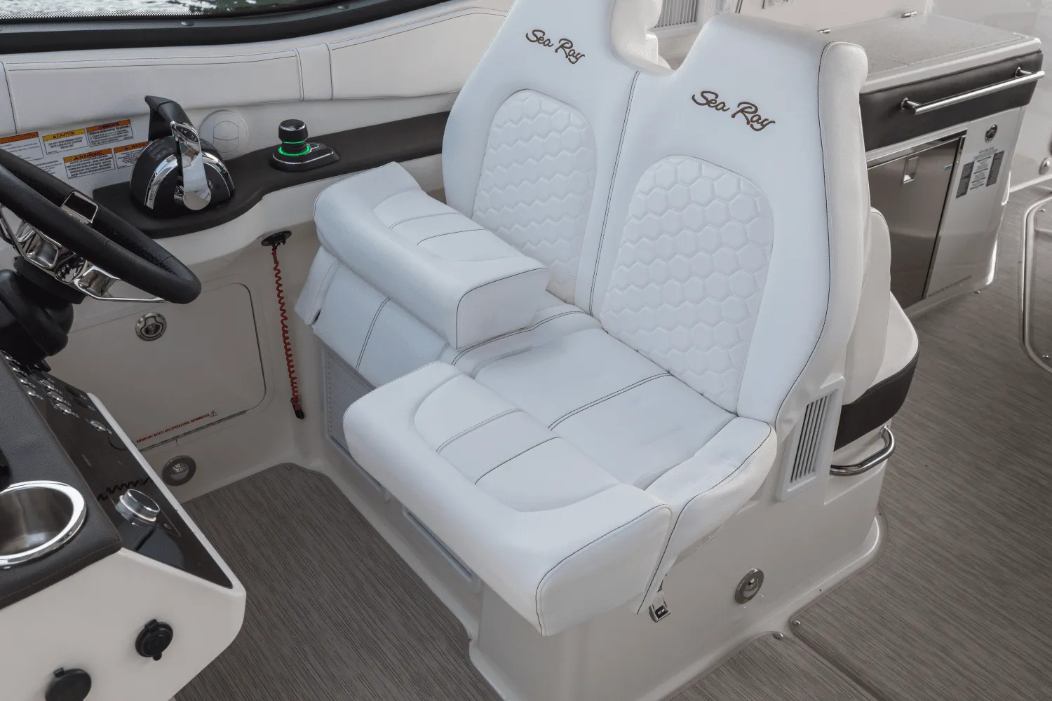 2025 Sea Ray Sundancer 320 Outboard Image Thumbnail #38