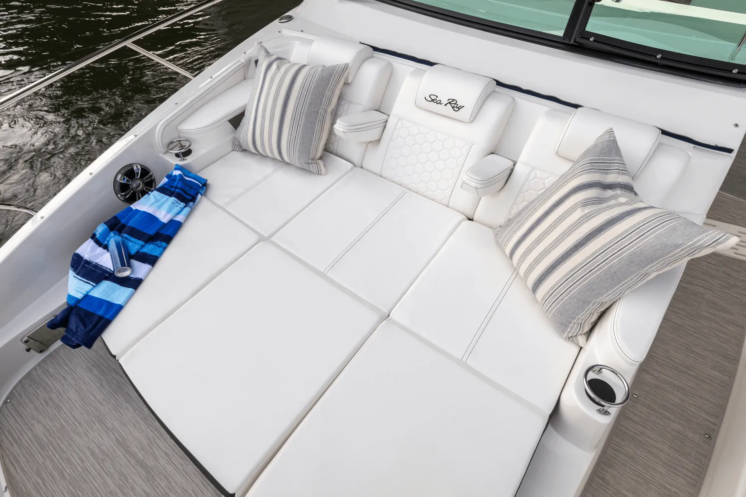 2025 Sea Ray Sundancer 320 Outboard Image Thumbnail #36