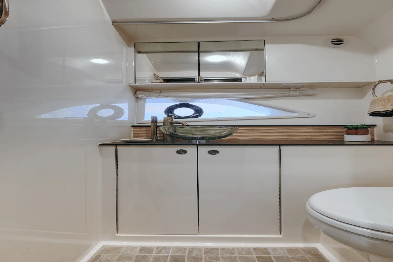 2025 Sea Ray Sundancer 320 Outboard Image Thumbnail #39
