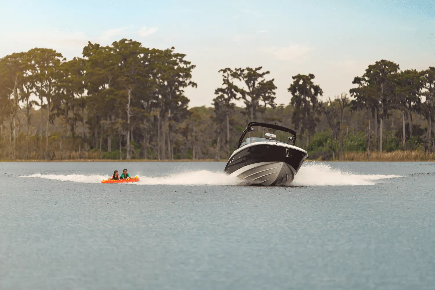 2026 Sea Ray SDX 270 Image Thumbnail #3