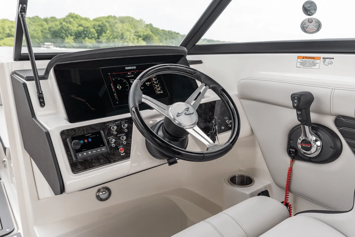 2025 Sea Ray SPX 230 Outboard Image Thumbnail #11