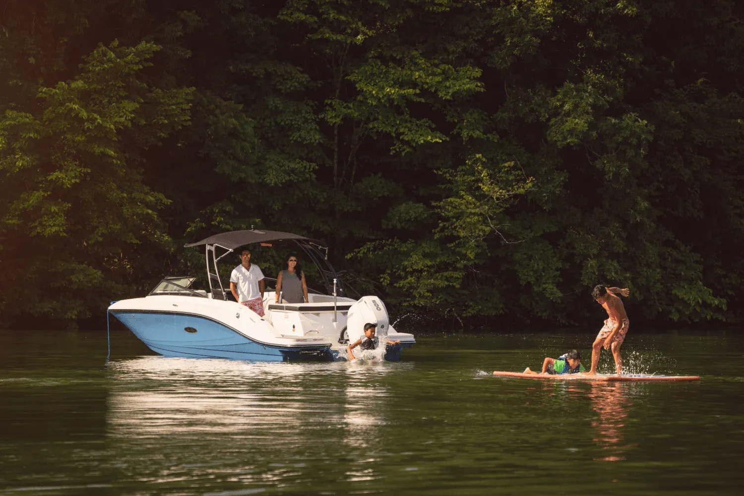 2025 Sea Ray SPX 230 Outboard Image Thumbnail #14