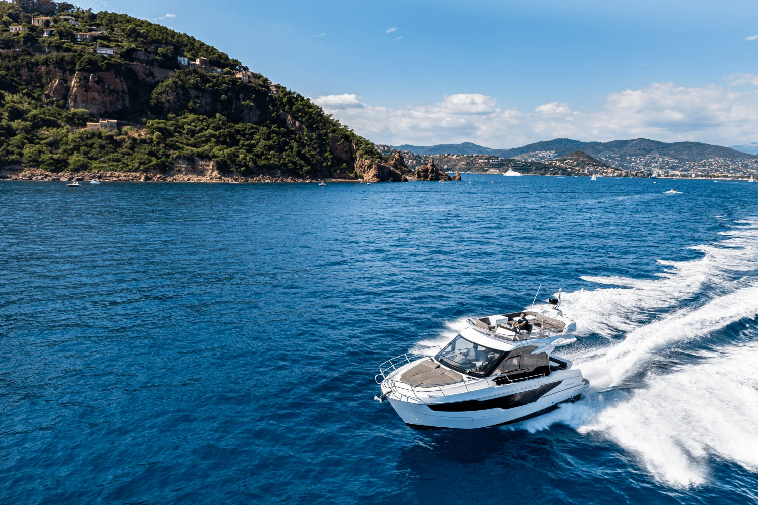 2026 Galeon 400 FLY Image Thumbnail #3