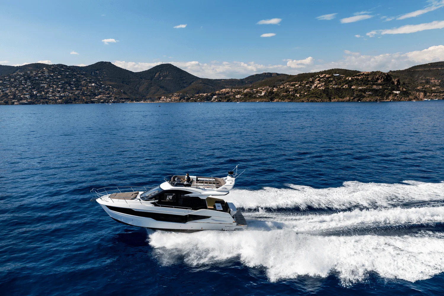 2026 Galeon 400 FLY Image Thumbnail #6