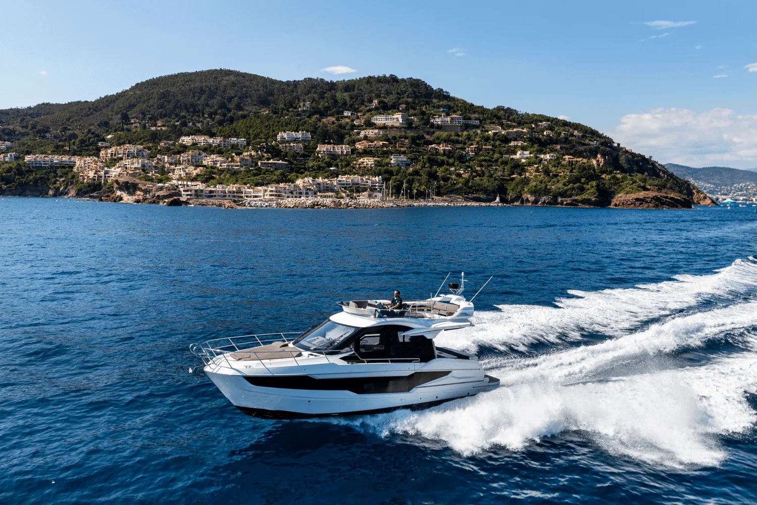 2026 Galeon 400 FLY Image Thumbnail #4