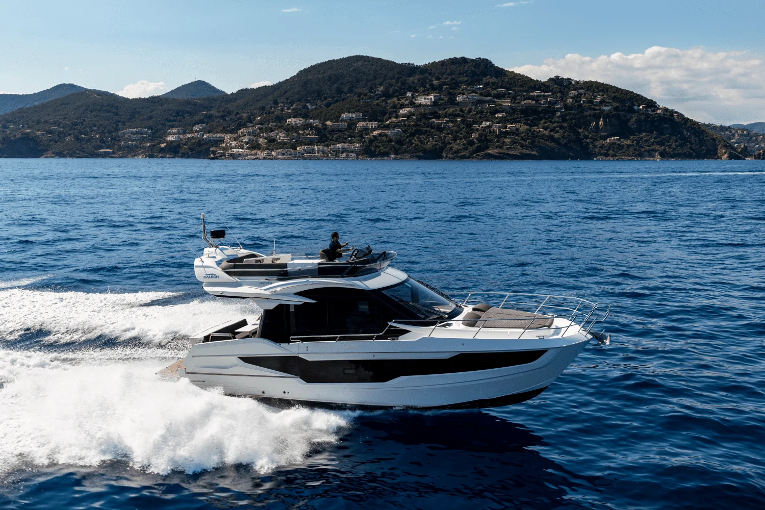 2026 Galeon 400 FLY Image Thumbnail #12