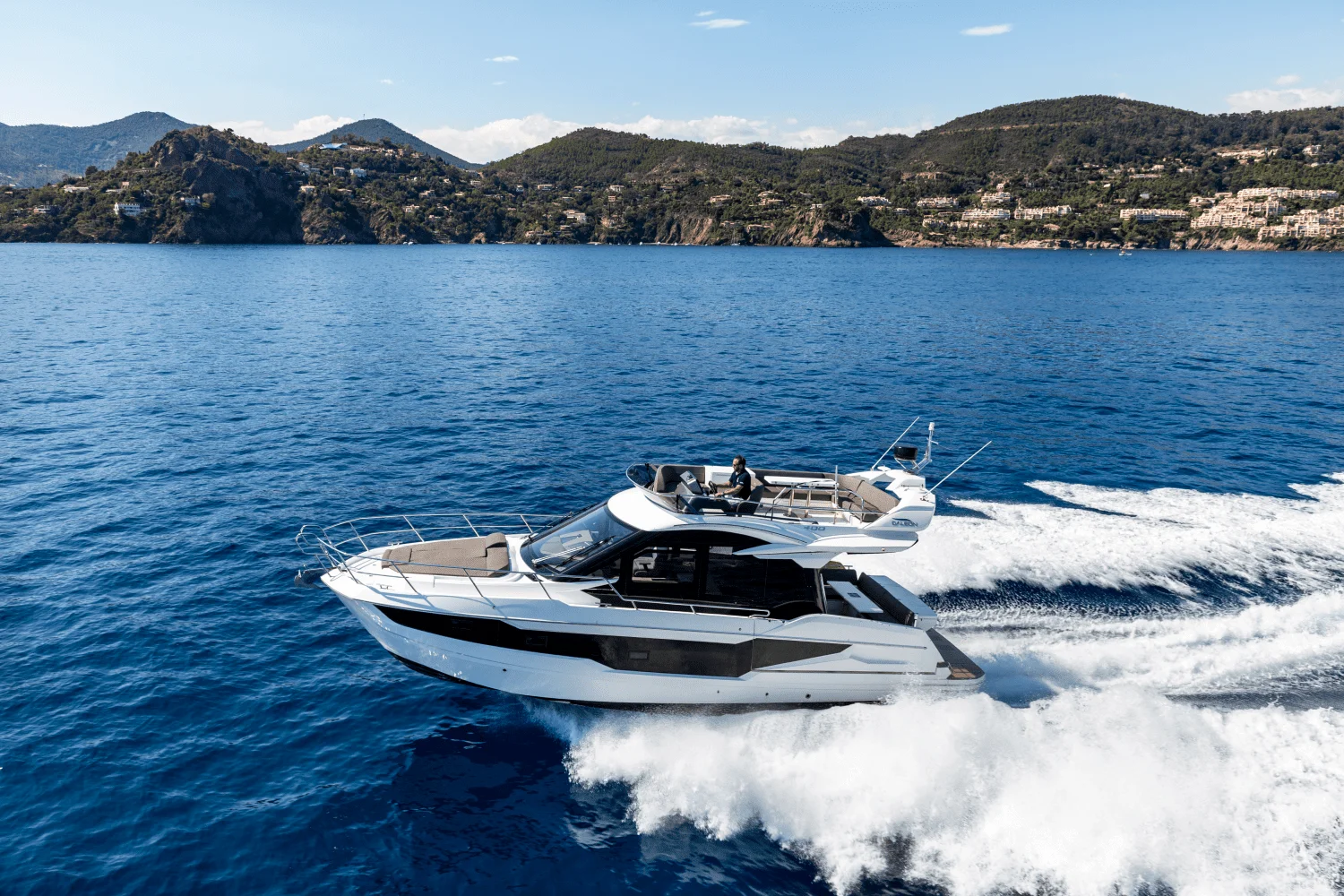 2026 Galeon 400 FLY Image Thumbnail #1