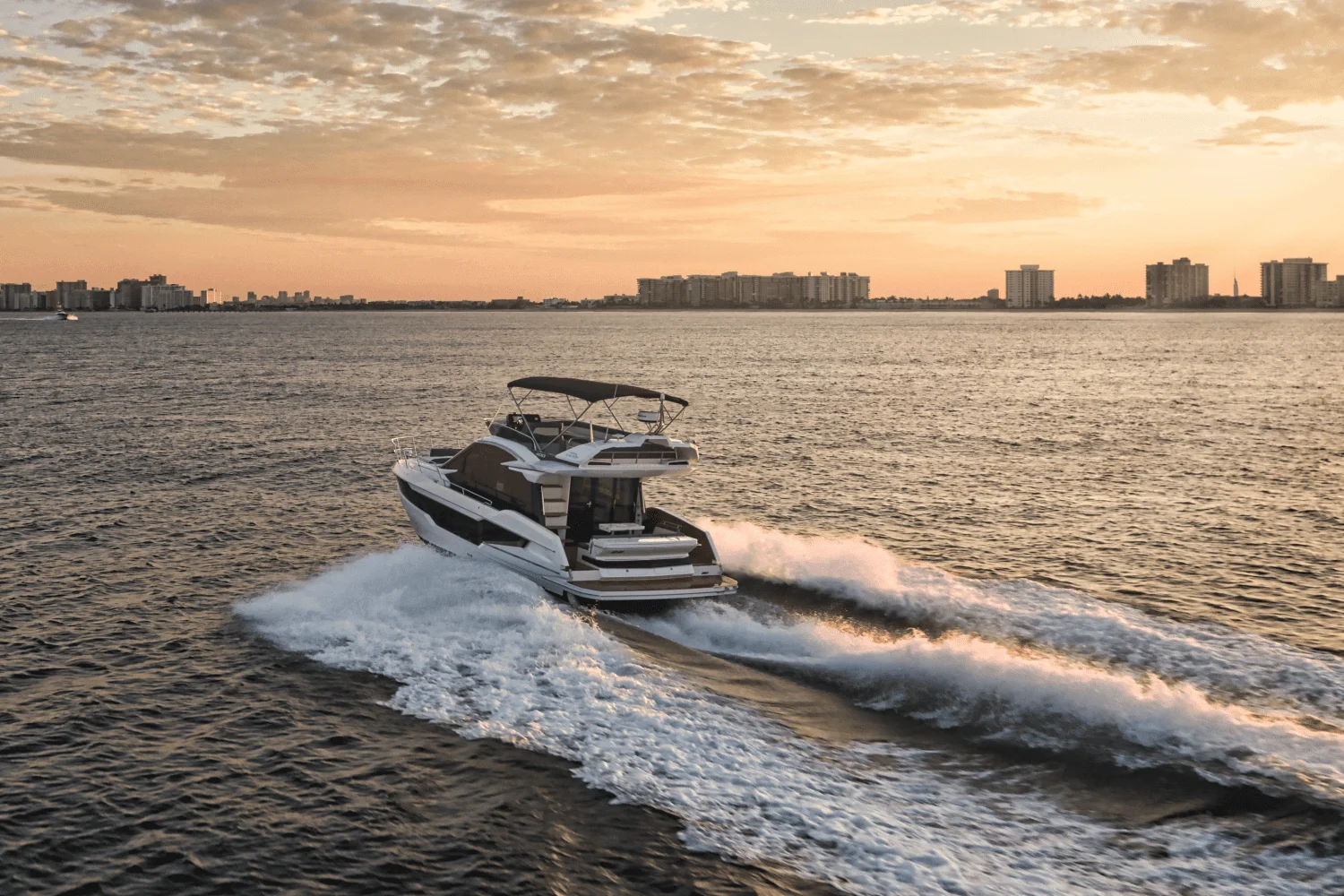 2026 Galeon 400 FLY Image Thumbnail #9