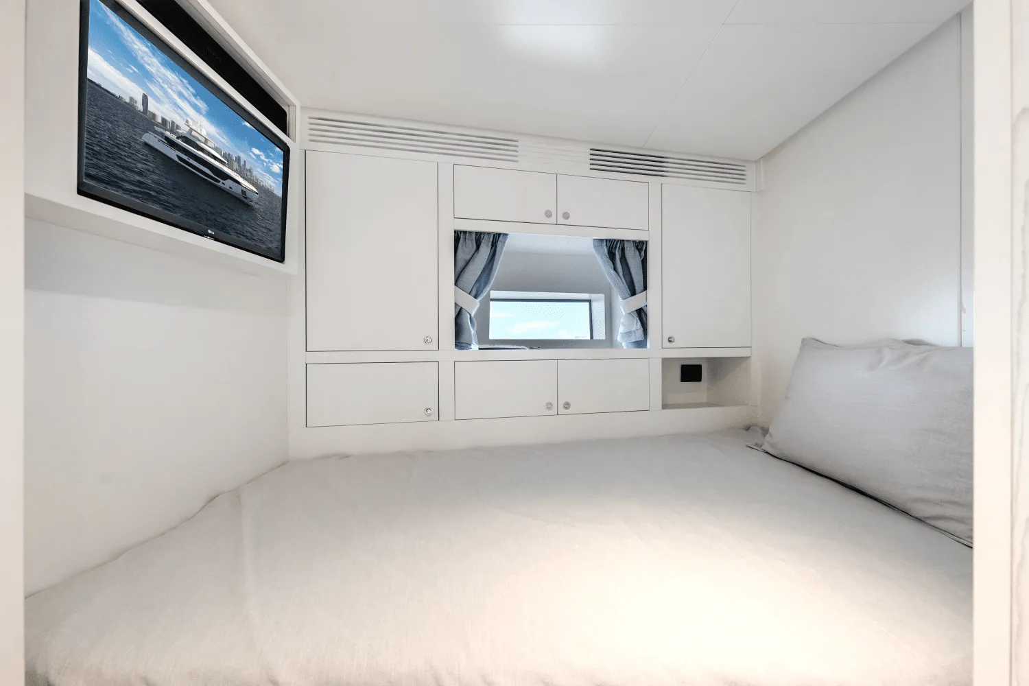 2025 Azimut
                                                             Grande 36M Image Thumbnail #90