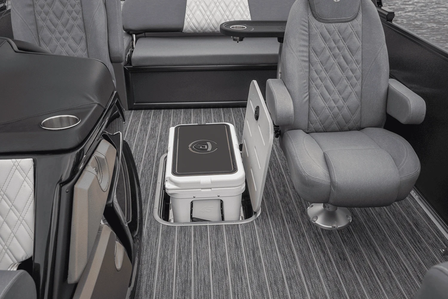 2026 Premier 230 Intrigue Image Thumbnail #15