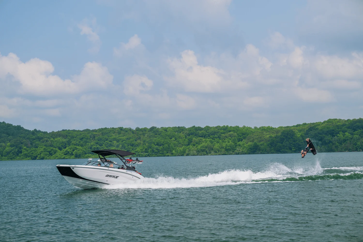 2026 Yamaha 255XD Image Thumbnail #2