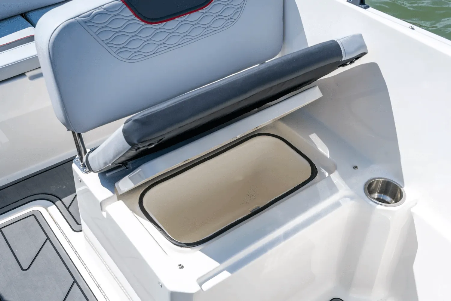 2025 Bayliner M19 Image Thumbnail #4