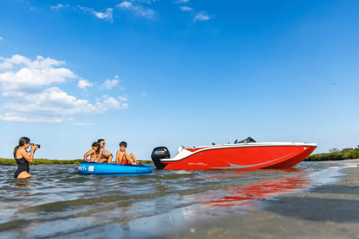 2025 Bayliner M19 Image Thumbnail #0