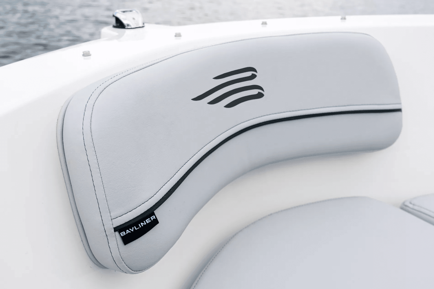 2025 Bayliner VR4 Image Thumbnail #4