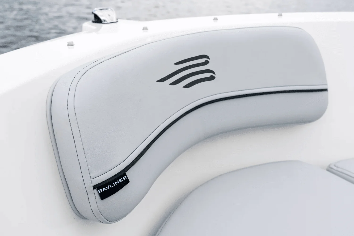 2025 Bayliner VR4 Image Thumbnail #4